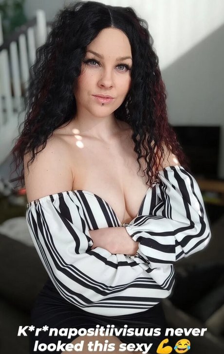 ディスコード トランス OnlyFans アート裸 写真