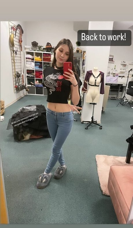 裸のトゥインクOnlyFans セクシー 写真