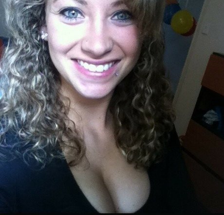 細身の巨乳OnlyFans 素敵 アーカイブ