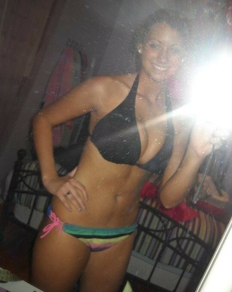 巨乳のマンコOnlyFans セクシーヌード 写真