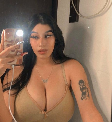 Fernanda V スター 裸 画像