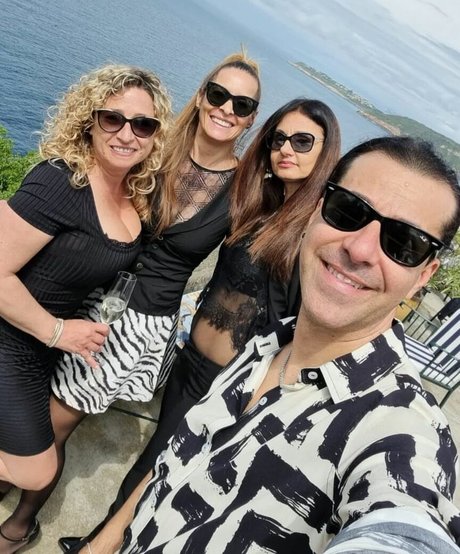 巨大なチンポを持つシーメールOnlyFans 裸 ギャラリー