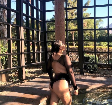 アジアの女の子限定ファン ホット 写真