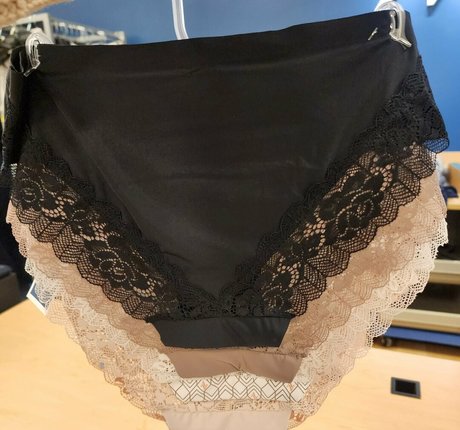 feetbeth 女優 写真