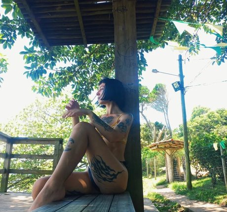 bruxa onilda かわいいポルノスター 写真