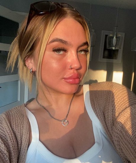 ビンボオンリーファンズ アートヌード 画像