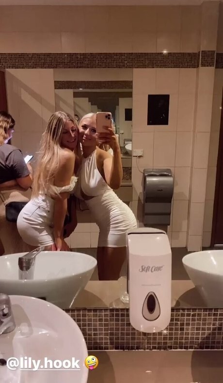 Jessica Viaal エロティックなポルノスター 画像