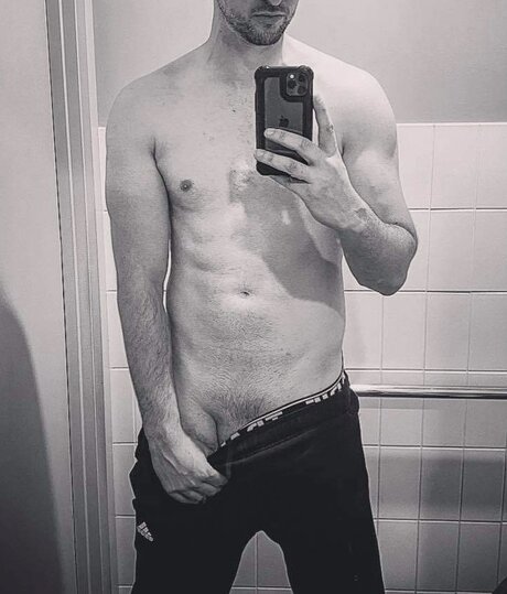 Lonelybouy 独占ポルノスター ギャラリー