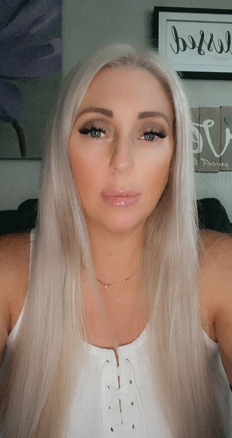 Erica ポルノモデル 写真