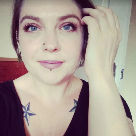 Rabbithole ポルノスター ヌード ギャラリー