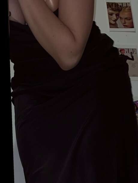 Deni 裸の女優 ギャラリー