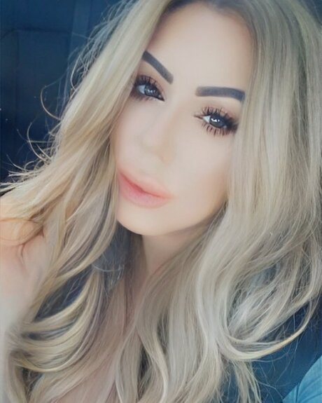 Krishell ホットスター 写真