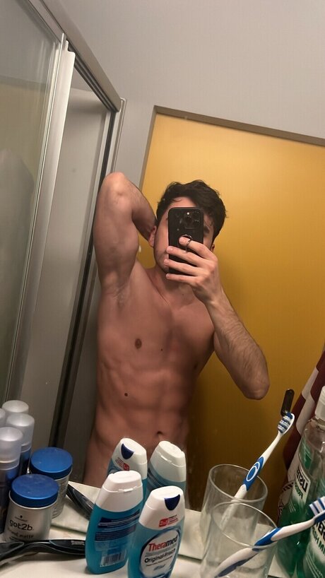 izzy ポルノスター 写真