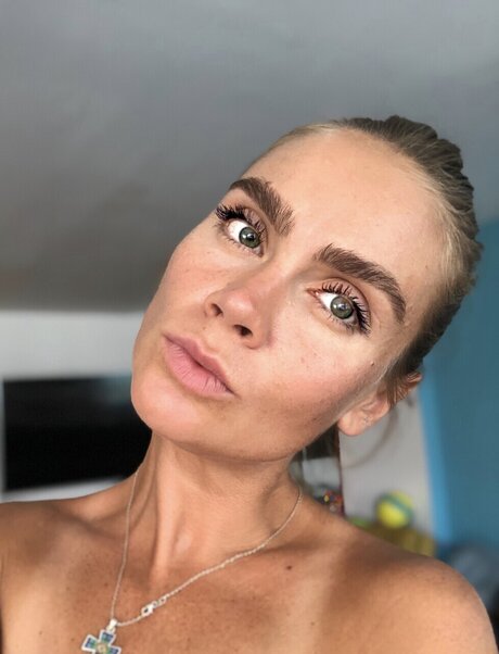 LindaZ ポルノモデル ギャラリー