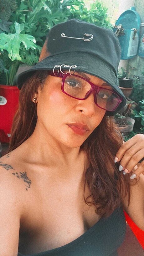 フィンドムオンリーファンズ 無料セックス 写真