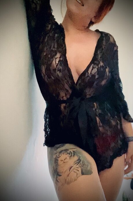 oxxMelly ポルノ女優 写真