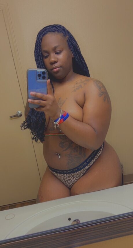 _NiqueNique_ HDモデル 写真