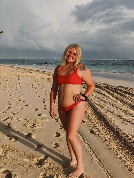 Makayla Trahan xxxスター アーカイブ