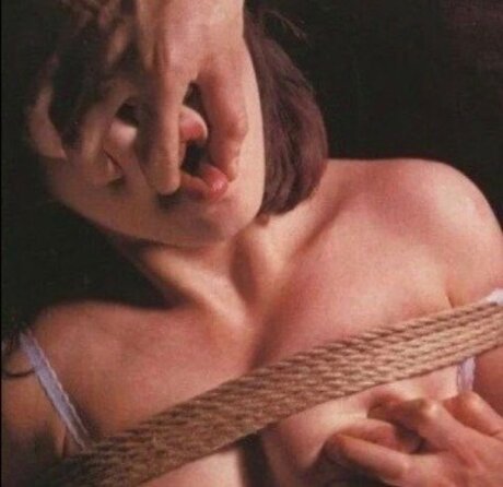 Elina_ ポルノスター 写真