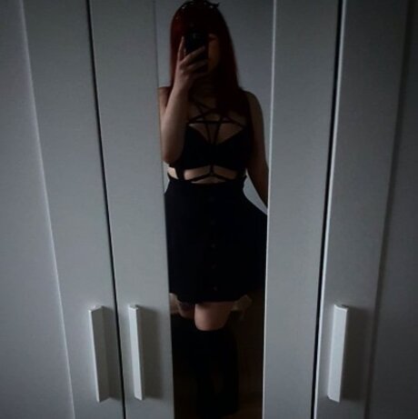 Kitsune_ セクシーモデル 画像