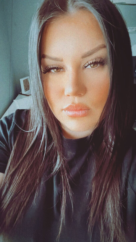 Amelia Lewis エロティックなモデル 写真