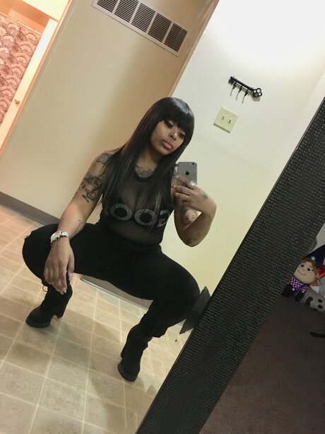 Ruddy ホットなモデル 画像