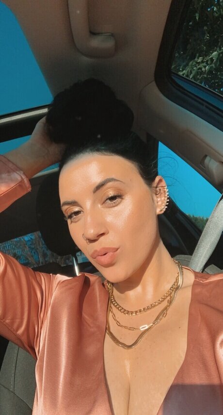 Victoria V かわいいモデル 画像