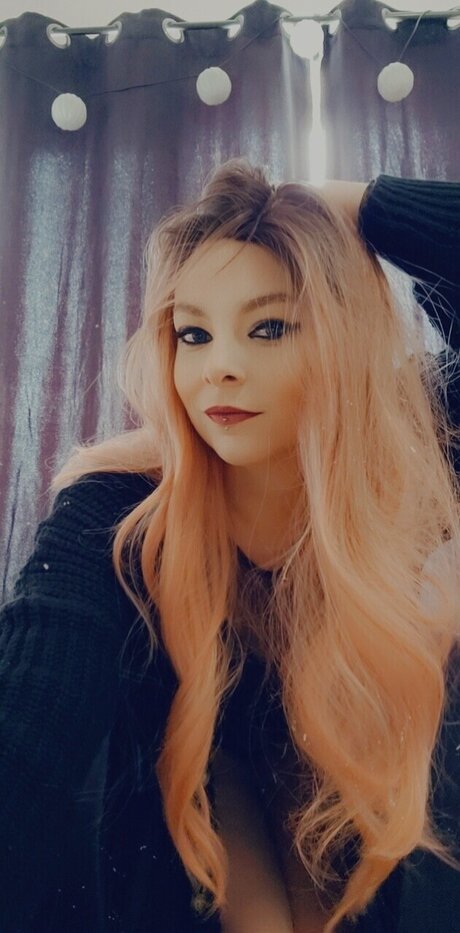 Funny shy girl ヌードスター 写真