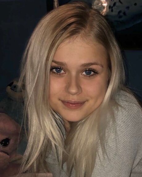 B llroom2803 アダルト女優 画像