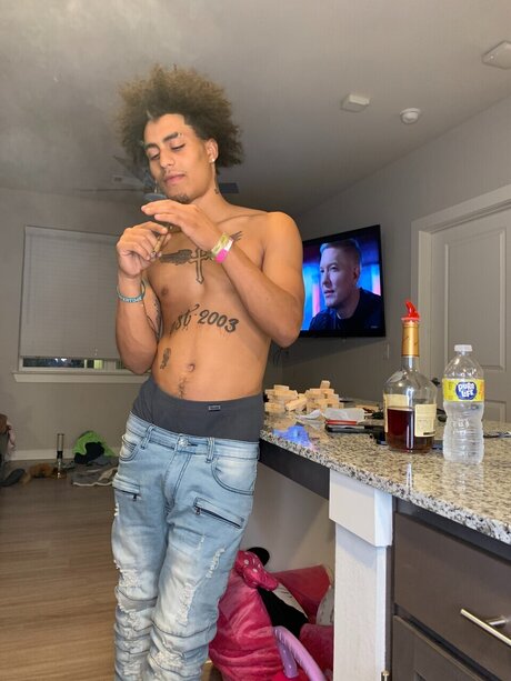 6k03 裸のポルノスター 写真