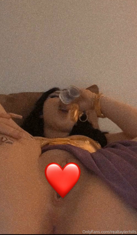 Tayler Hills ポルノモデル 画像