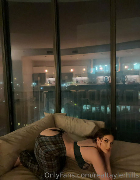 Tayler Hills 最高のモデル 写真