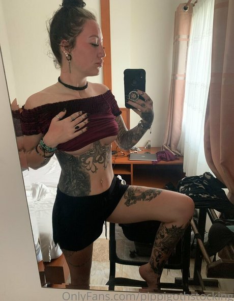 PippiGothStocking ポルノモデル 写真