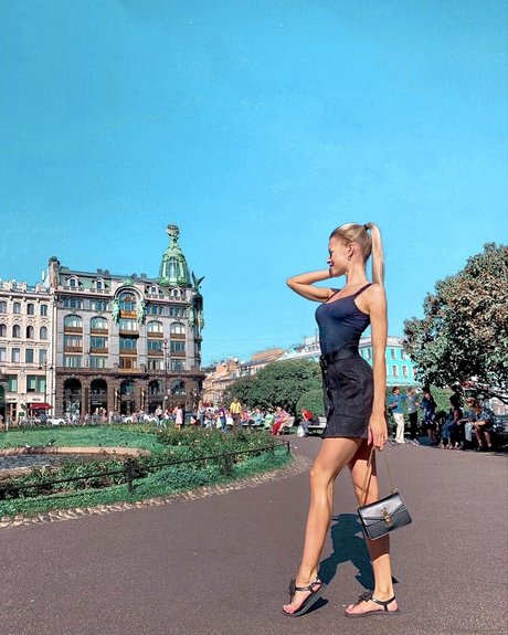 アジア人フィンドムOnlyFans ポルノ 写真