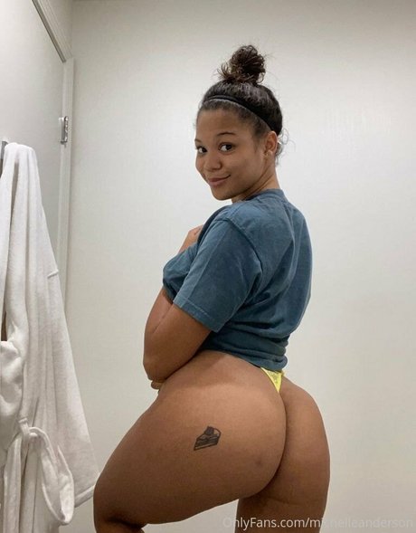 Michelle Anderson ポルノモデル 写真