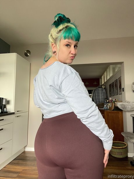 ぽっちゃりエモOnlyFans ホットセクシー 写真