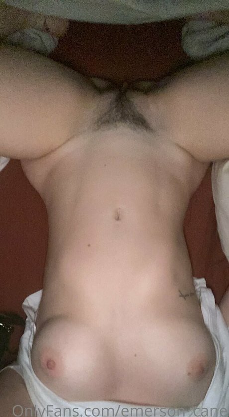 Emerson cane ヌードモデル 画像