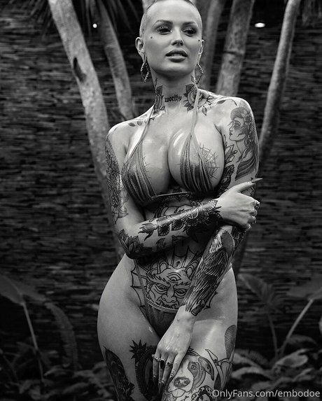 アジアの女の子限定ファン セクシー裸 ギャラリー