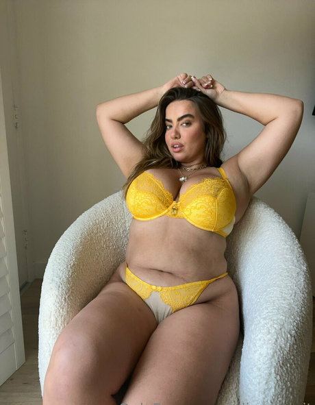 Julia Berit セックススター 写真