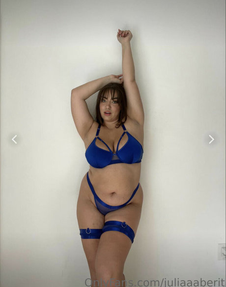 Julia Berit エロティックなスター 画像