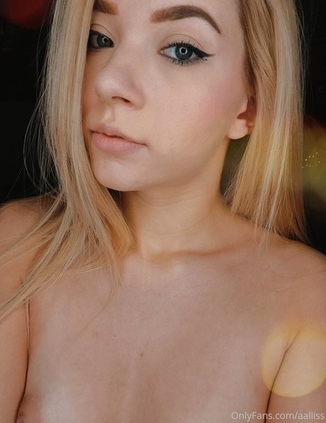 姉妹OnlyFans アートヌード 写真