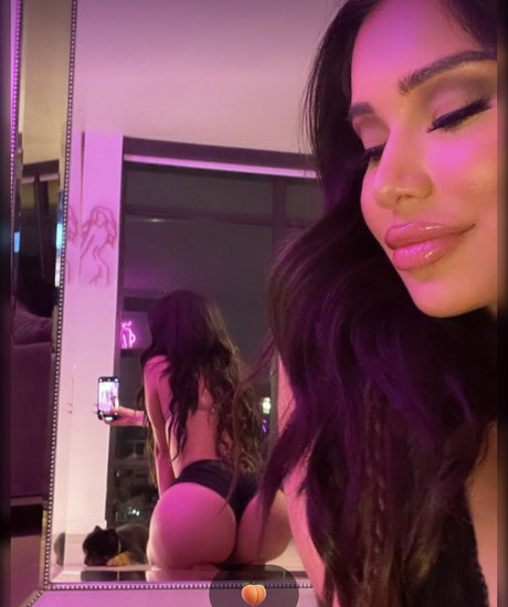 Janet Guzman xxxスター 写真