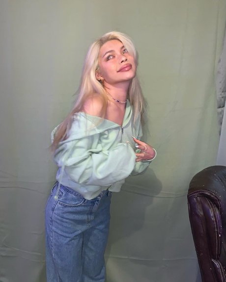 自然なお尻OnlyFans アートヌード 画像