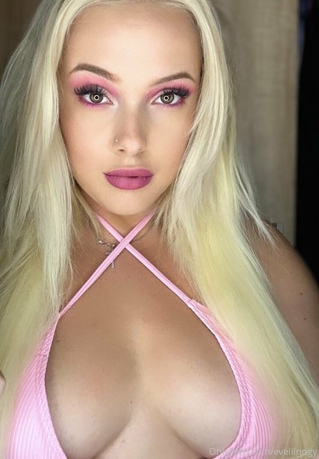 ビキニストリップOnlyFans 無料 画像