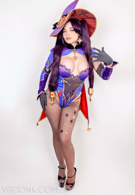 Adria Rae XXXモデル 写真