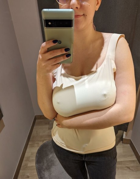 イタリア人熟女OnlyFans セクシーヌード 画像