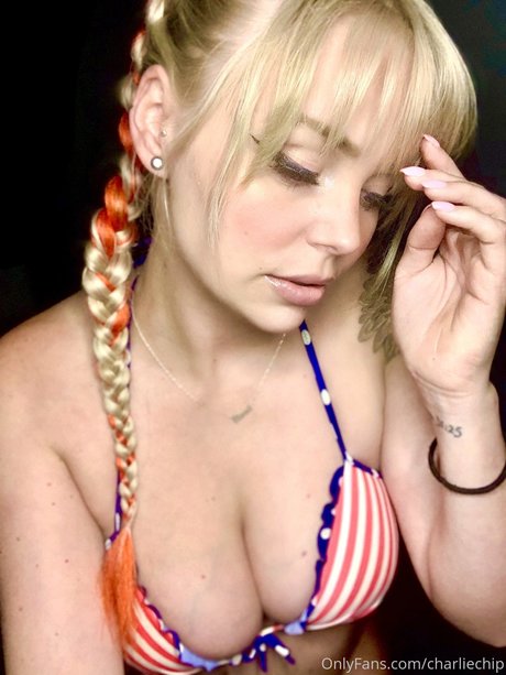 Charlie Chip ポルノスター 可愛い アーカイブ