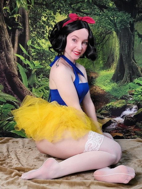 Tiny feet treat ヌードのポルノスター 写真