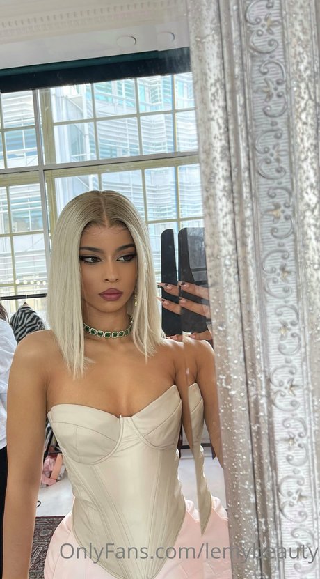 Lemy Beauty ポルノスター 写真