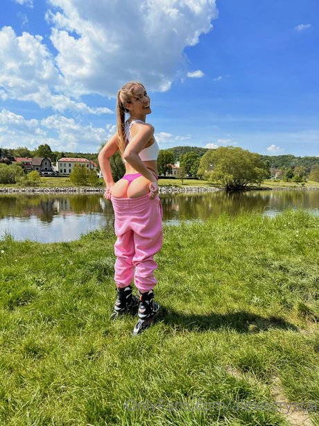 コスプレ プッシー OnlyFans アートヌード 画像